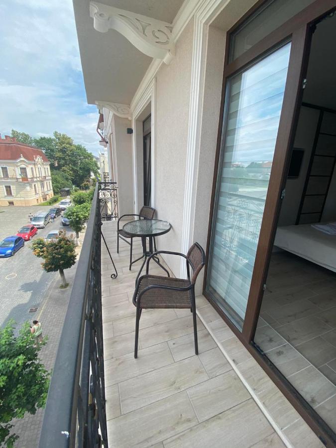City Centre Apartment Kolomyja Exterior foto