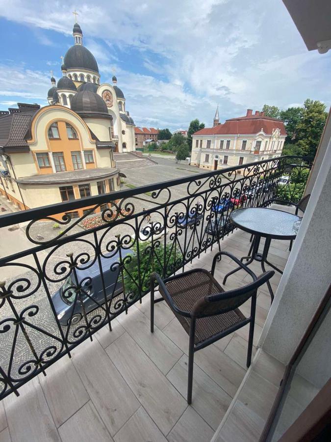 City Centre Apartment Kolomyja Exterior foto
