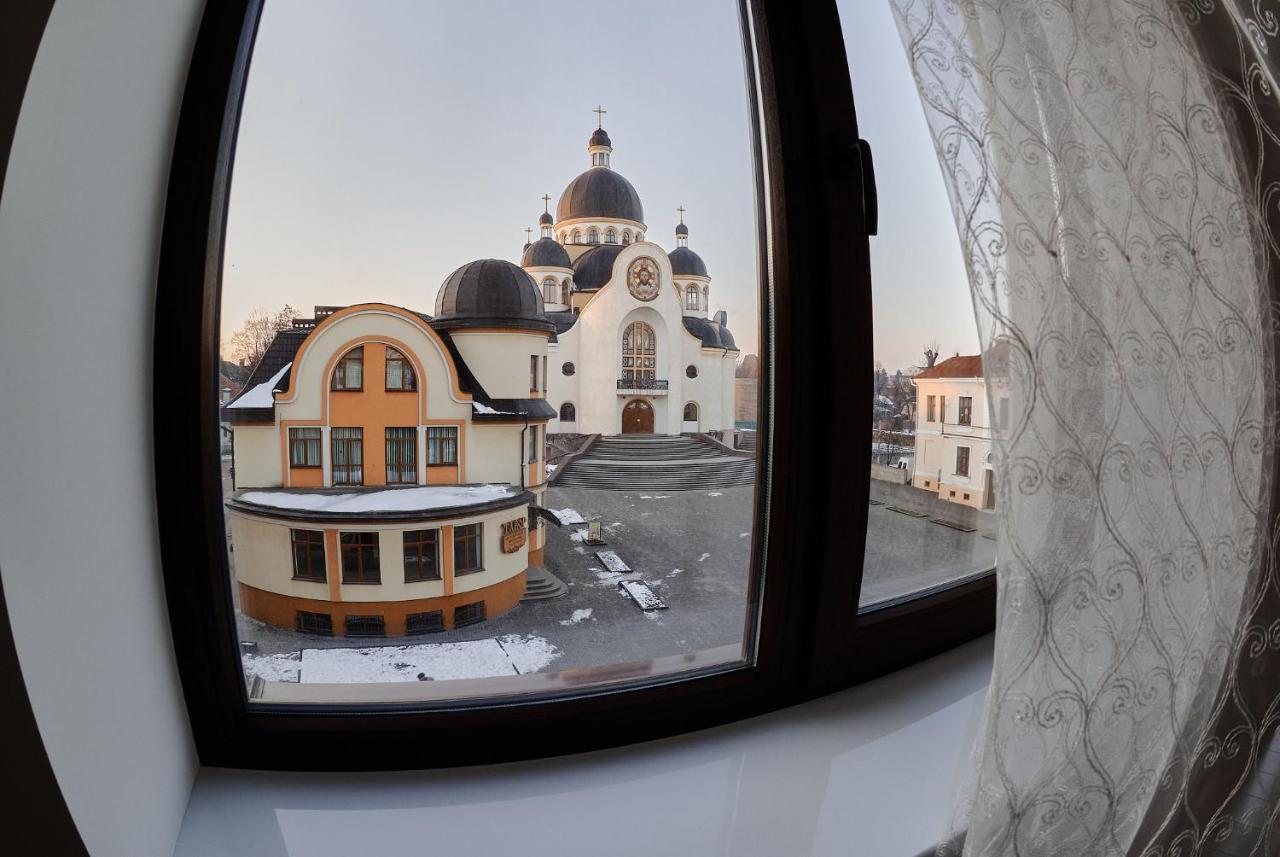City Centre Apartment Kolomyja Exterior foto